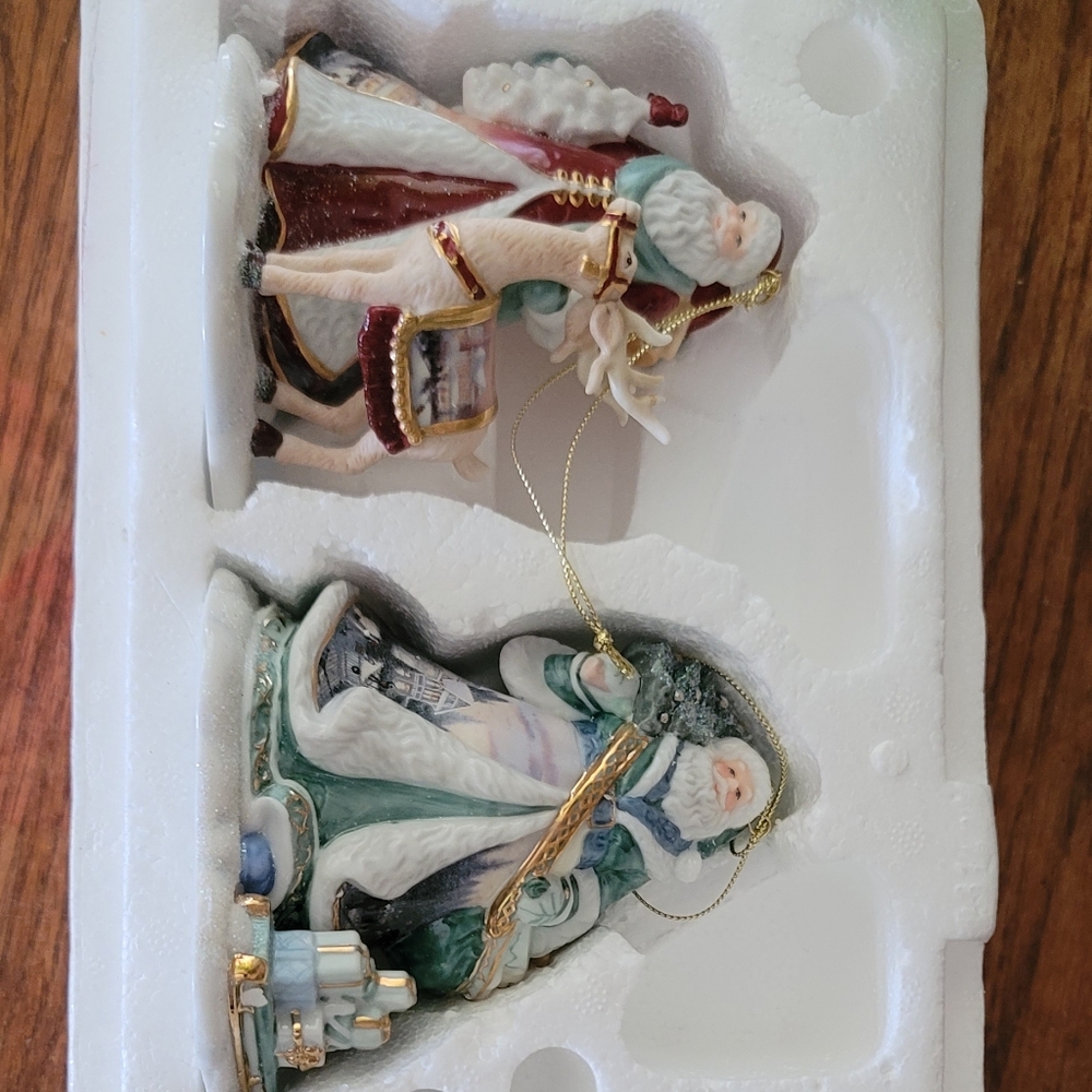 Thomas Kincade Gift Of Giving Santa set
